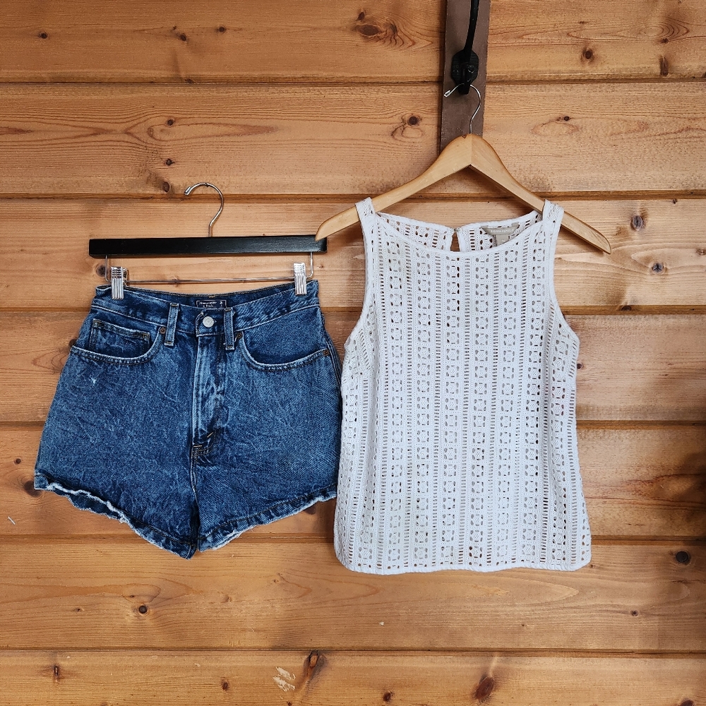 Outfit 💜 Abercrombie Natural Rise Denim Short 26 Banana Republic Crochet Top XS